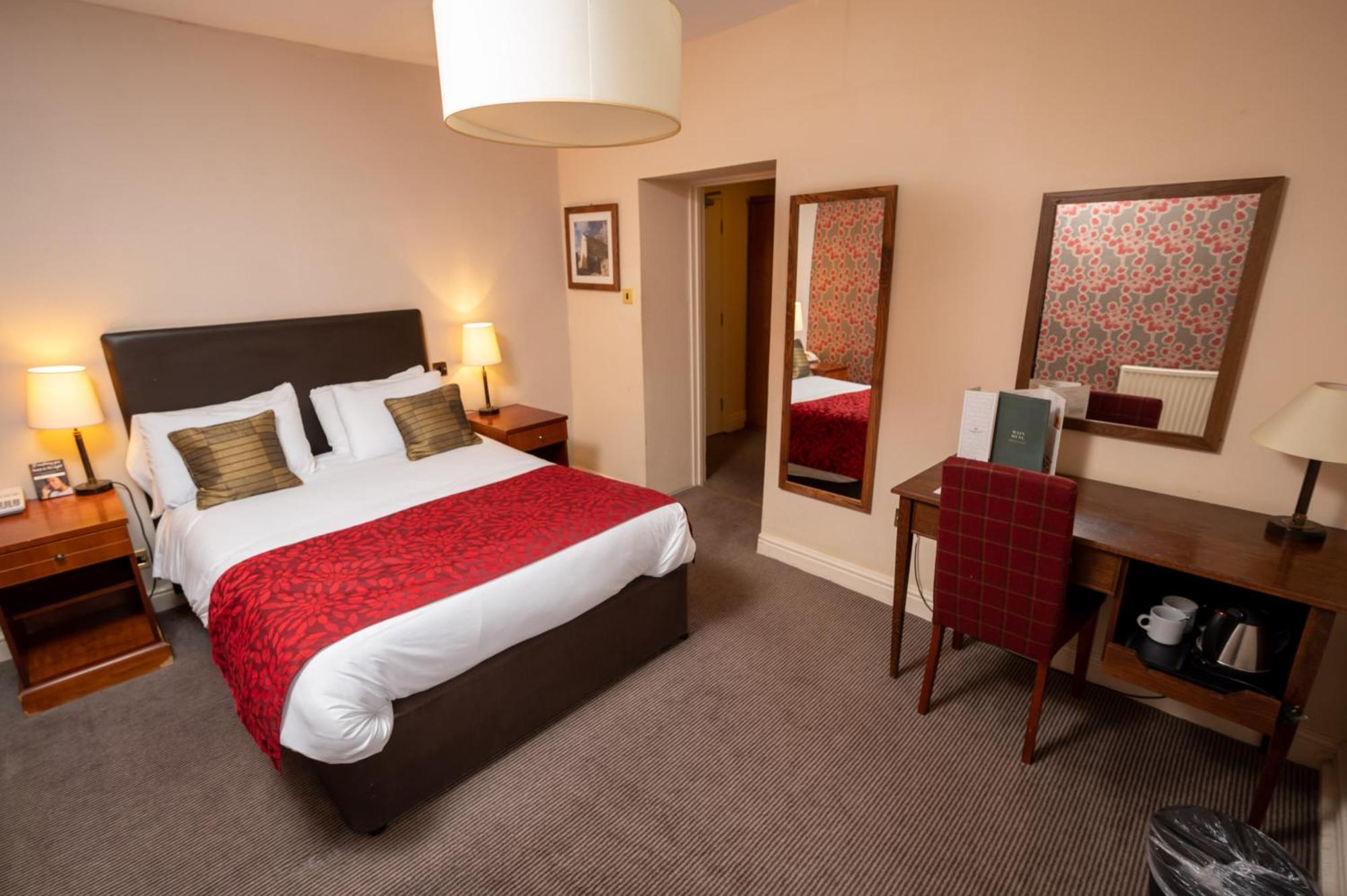 Cross Hands Hotel By Greene King Inns Old Sodbury Bagian luar foto